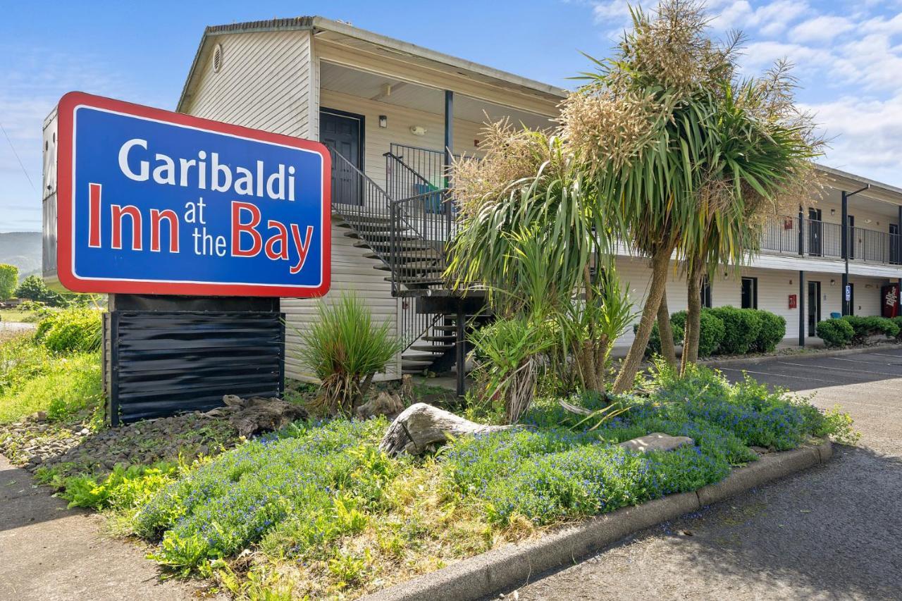 Garibaldi Inn At The Bay Exterior photo